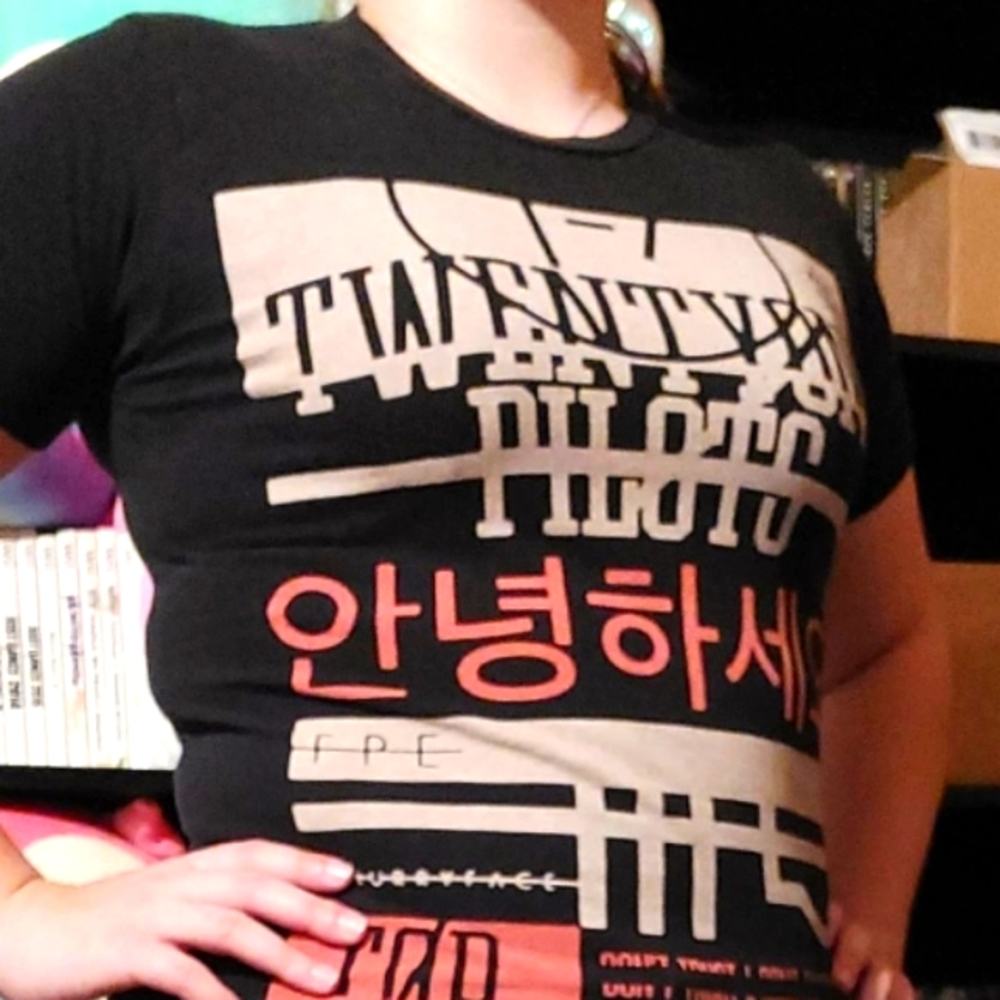 Hot topic Twenty one pilots blurryface band T-shirt